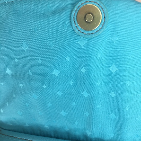 Turquoise Leather Fossil Purse Excellent Condition - Picture 13 of 16